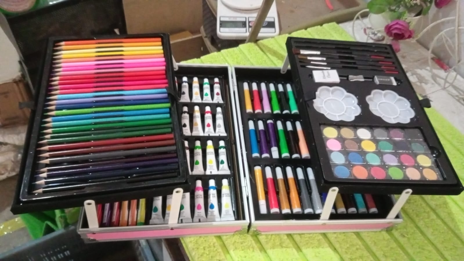 🦄 145-Piece Unicorn Kids Art Set – Sketch, Color &amp; Paint in All-in-1 Aluminum Case