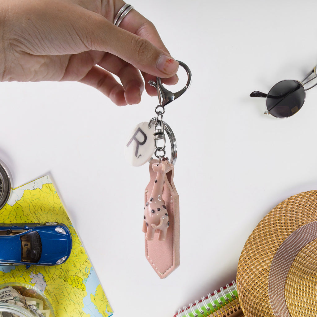 Charming Giraffe Keychain – Whimsical Animal Design for Bags, Keys & Gifts