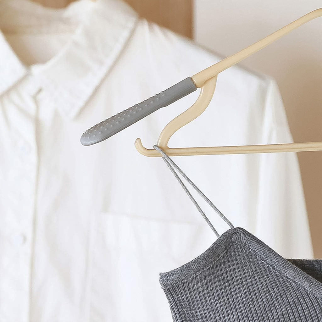 Pp Cloth Hanger Set Of 1 With Zinc Plated Steel Hook (1 Pc)