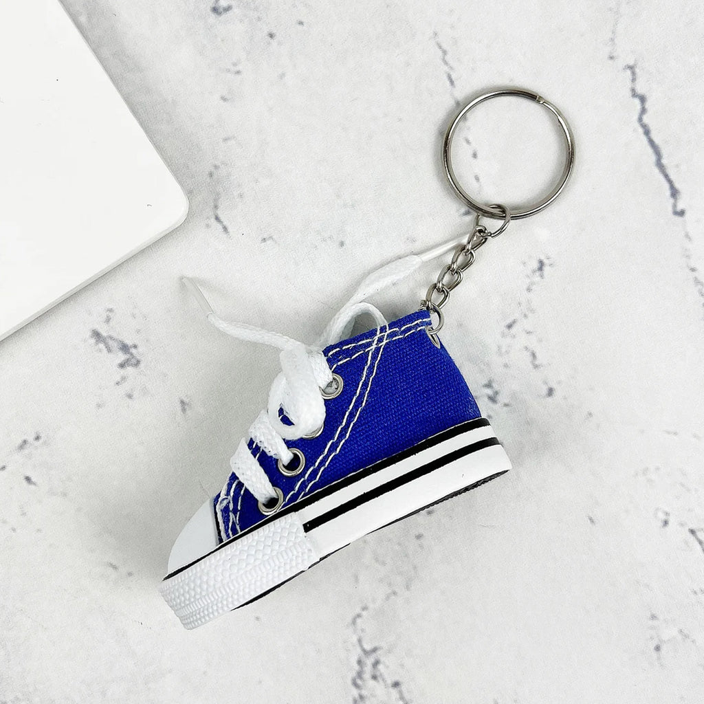 Mini Shoes Keychain – Stylish Converse-Style Toy Key Ring for Bags, Gifts & Party Favors (1 Pc)