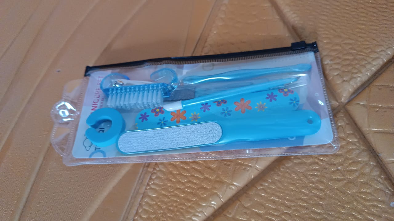 8-in-1 Foot Care & Manicure Kit – Dead Skin Remover, Scraper & Nail Repair Tools