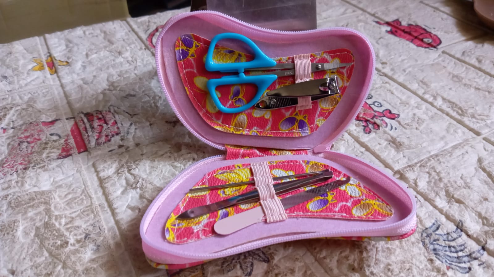 5-in-1 Stainless Steel Manicure & Grooming Kit – Travel-Friendly Luxury Set