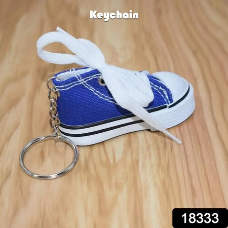 Mini Shoes Keychain – Stylish Converse-Style Toy Key Ring for Bags, Gifts & Party Favors (1 Pc)